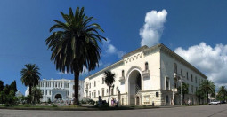 Сухум! Абхазский драмтеатр начал продавать билеты на Quick Tickets.