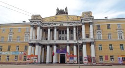 Уссурийск! Драматический театр ВВО открыл продажу билетов онлайн.